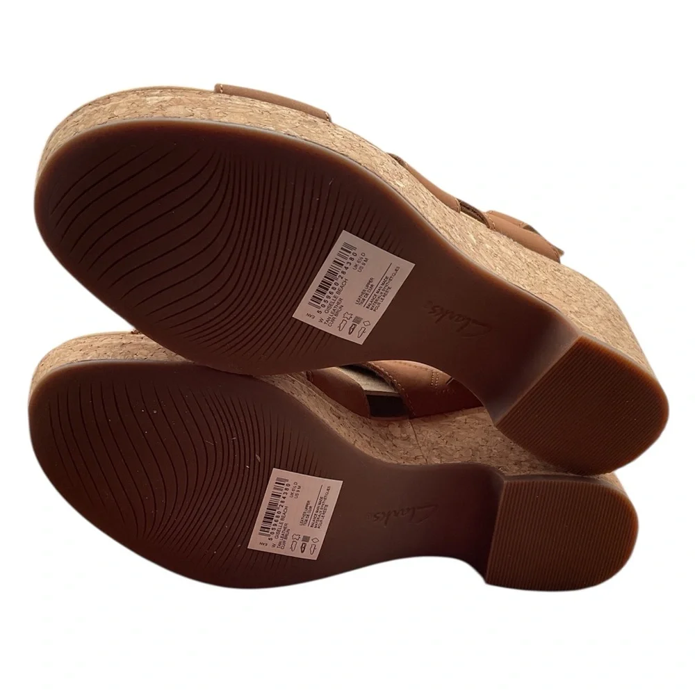 NWT Clarks Women's‎ Giselle Beach Sandals - Tan
